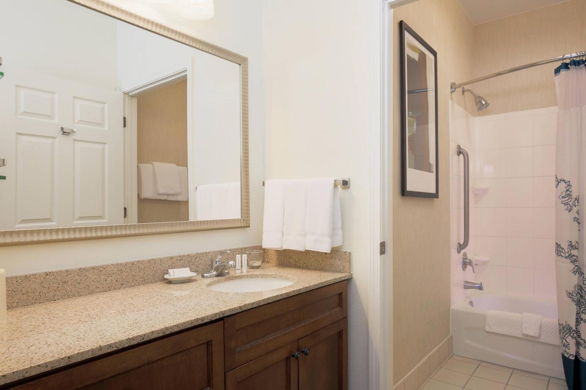 Residence Inn Chico Bagian luar foto